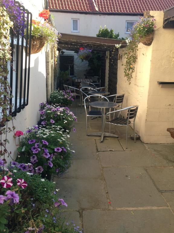 The Royal George Staithes Bed & Breakfast Exterior photo